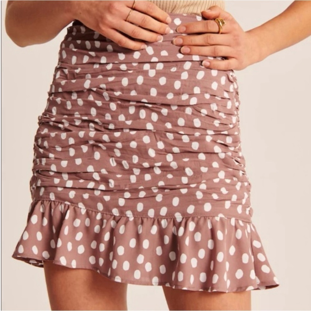 Abercrombie & Fitch Ruched Mini Skirt XS NWT Dusty Pink Polka Dot Mod Preppy
